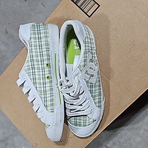 DC shoes